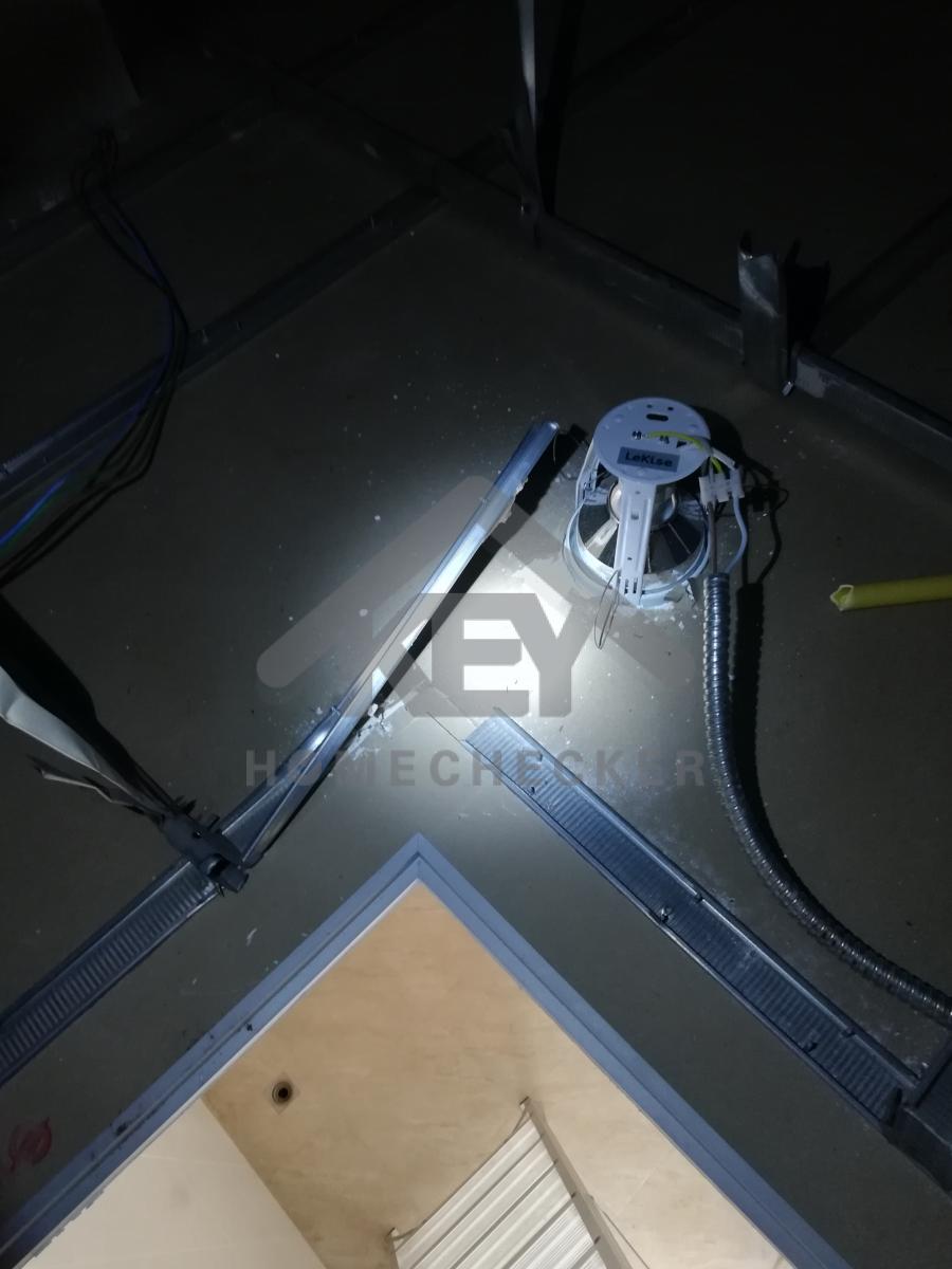 งานตรวจสอบหลังคา