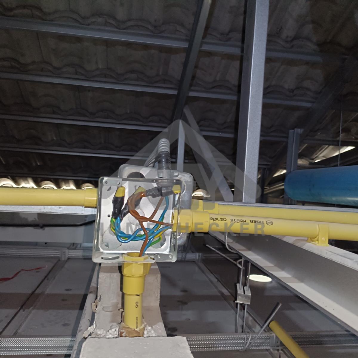 งานตรวจสอบหลังคา