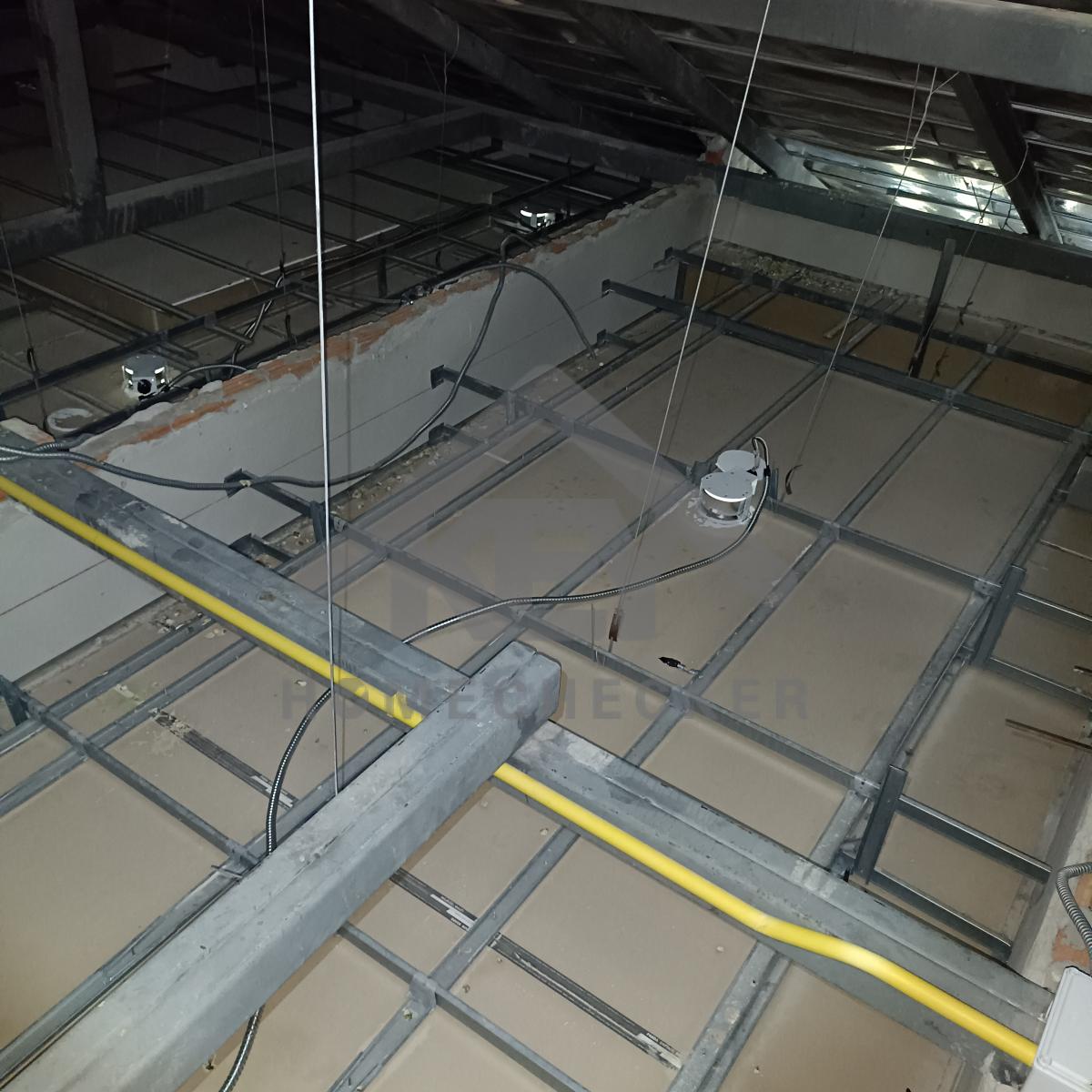 งานตรวจสอบหลังคา