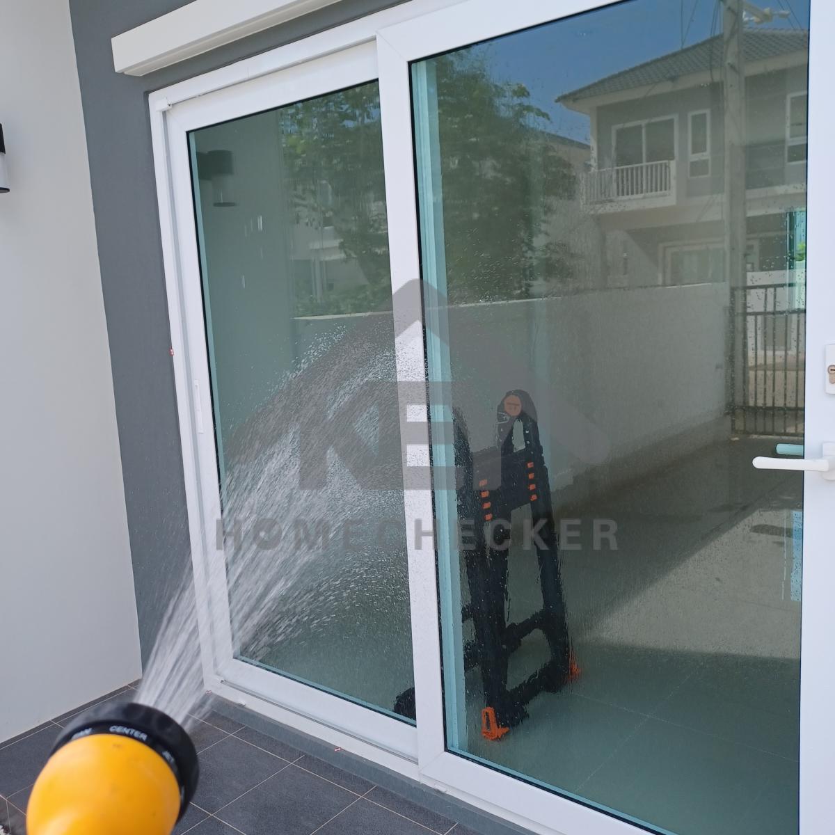 งานเทสน้ำ ประตูหน้าต่าง