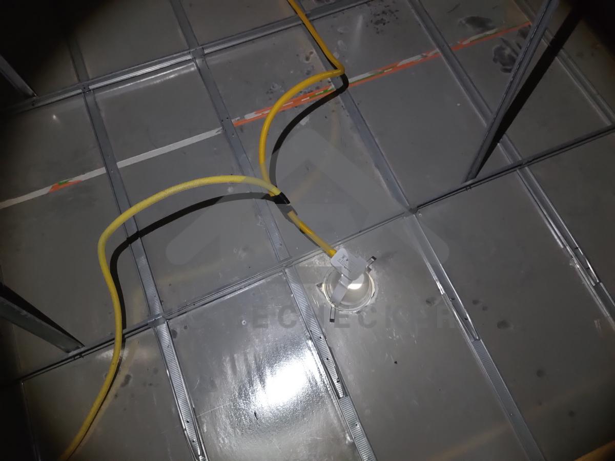 งานตรวจสอบหลังคา