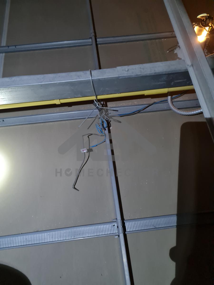 งานตรวจสอบหลังคา