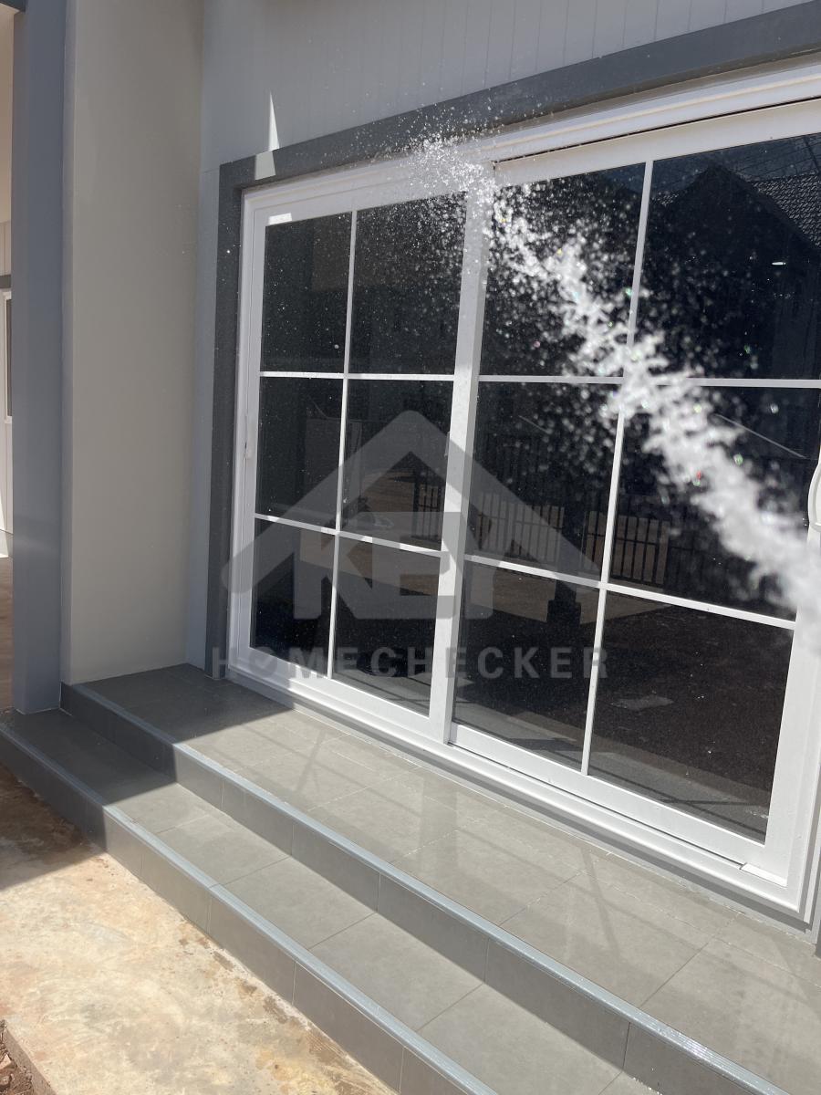 งานเทสน้ำ ประตูหน้าต่าง