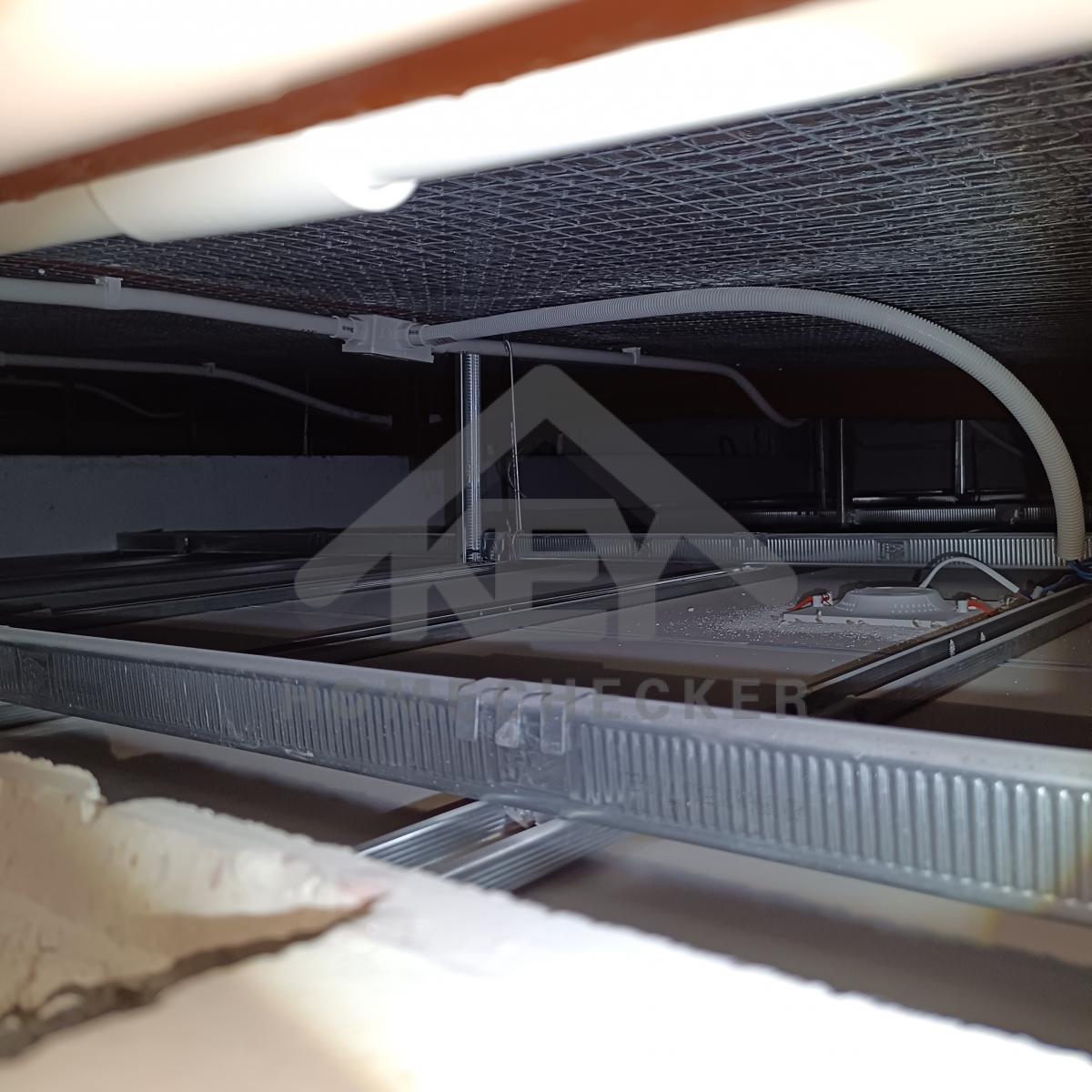 งานตรวจสอบหลังคา