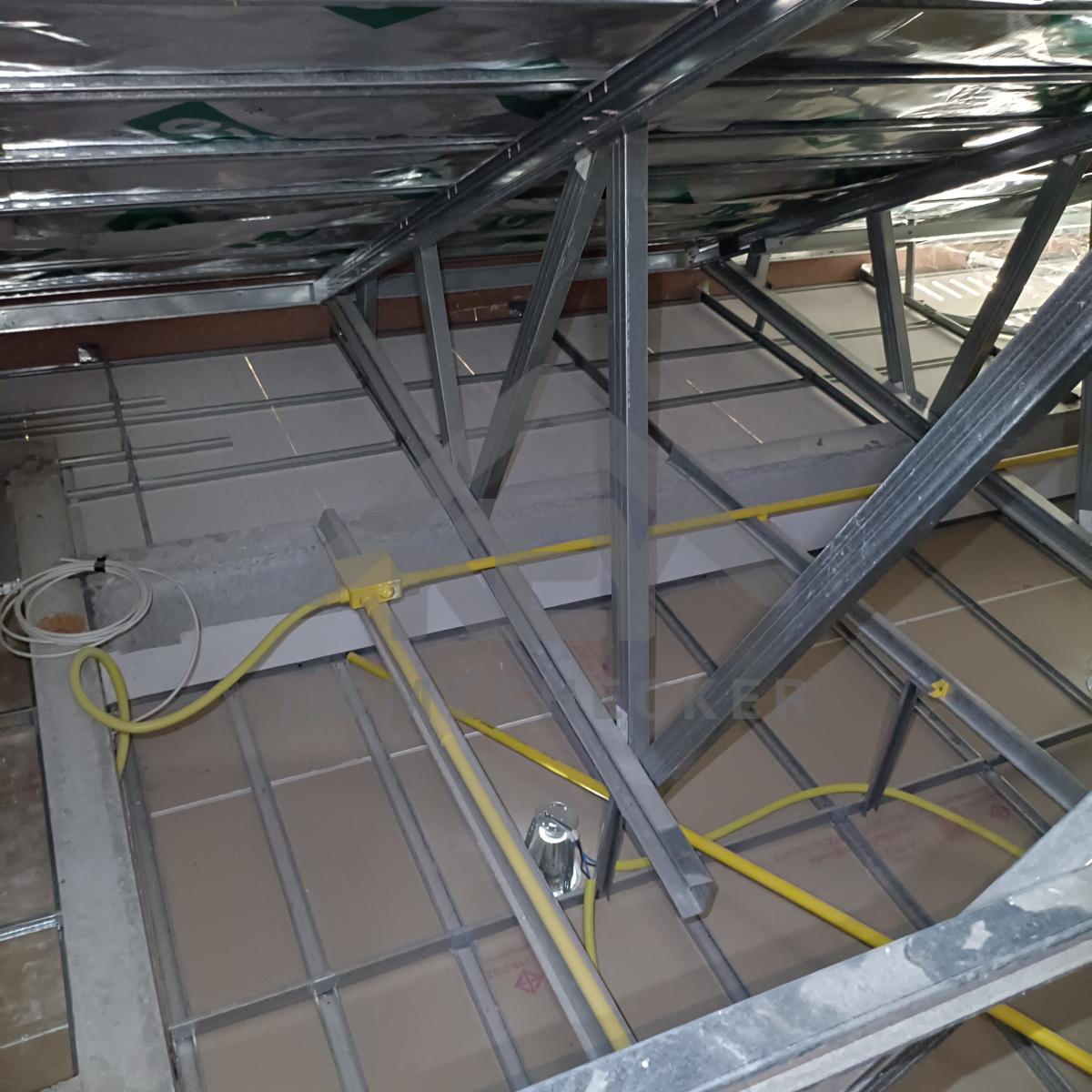 งานตรวจสอบหลังคา