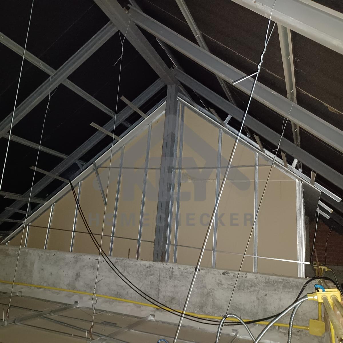 งานตรวจสอบหลังคา