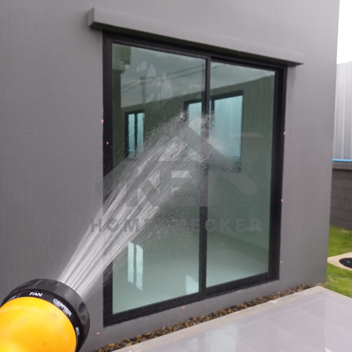 งานเทสน้ำ ประตูหน้าต่าง